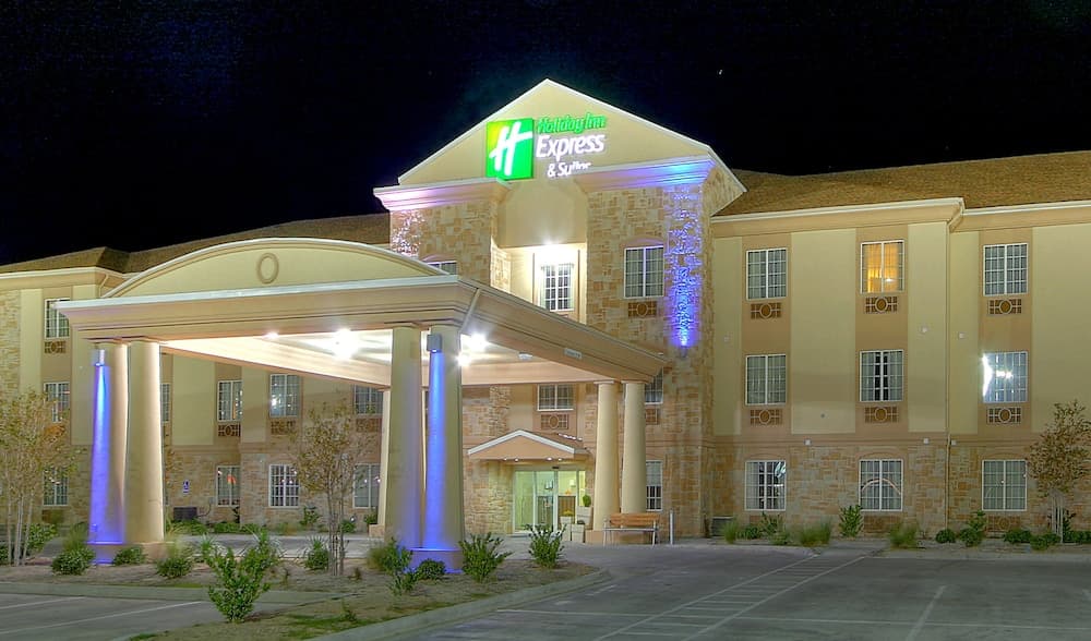 Holiday Inn Express Hotel & Suites Pecos main