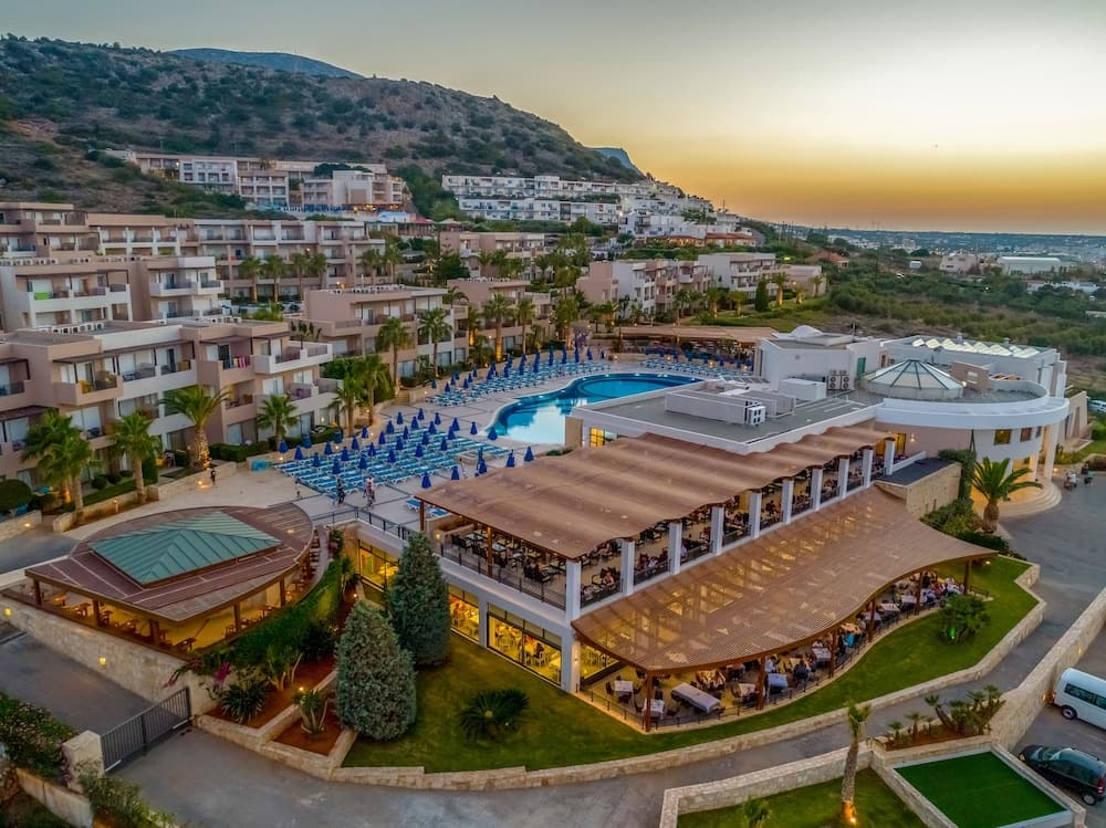 Grand Hotel Holiday Resort