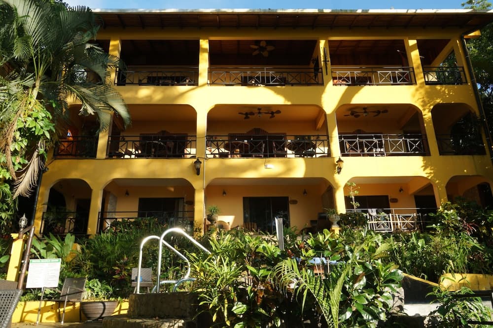 Villa Mango Moon main