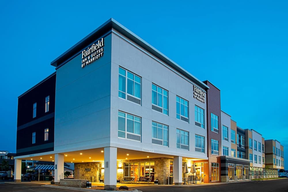 Fairfield Inn & Suites Duluth Waterfront main