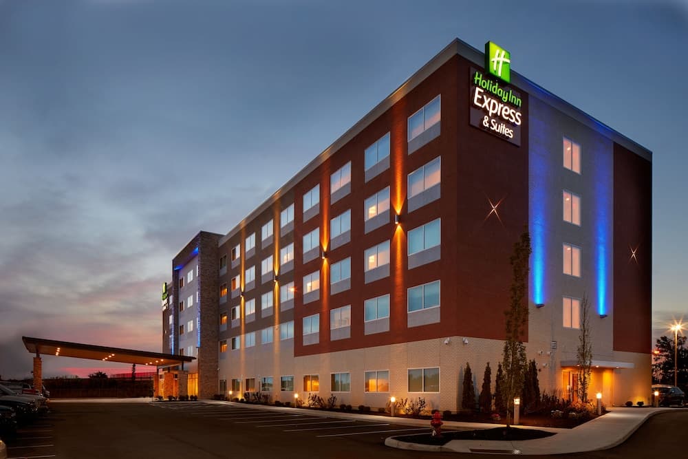 Holiday Inn Exp & Sts-Cincinnati North - Liberty W main