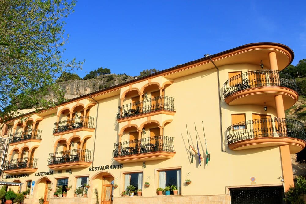 Hotel El Curro main