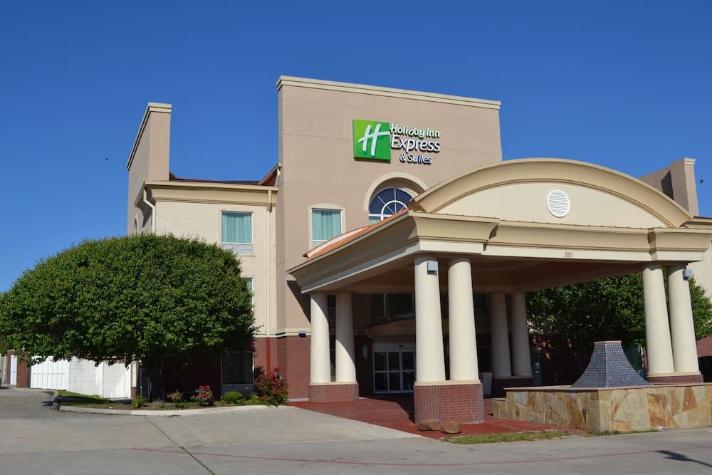 Holiday Inn Express & Suites Gainesville main