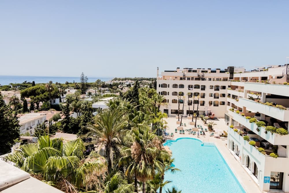 Guadalpin Suites main