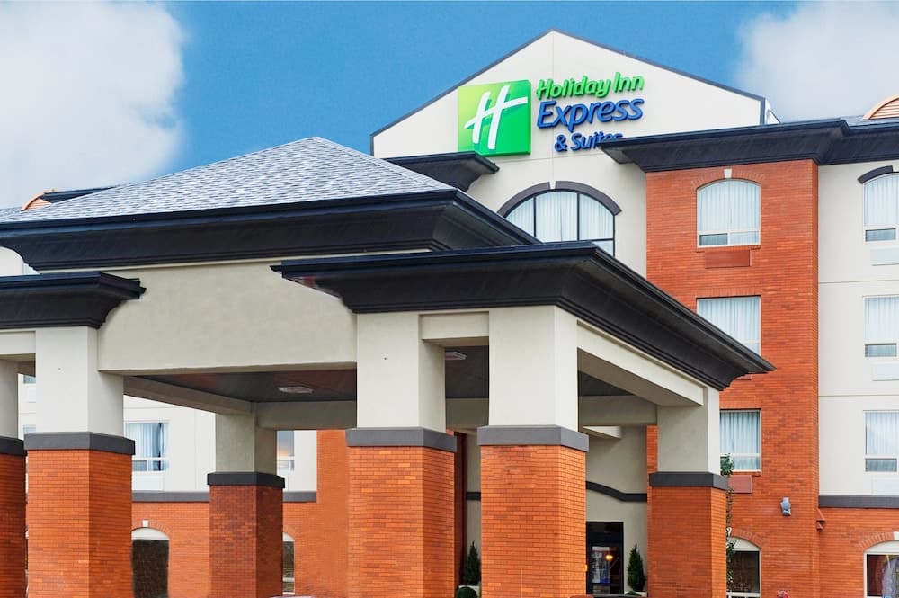 Holiday Inn Express & Suites Slave Lake main