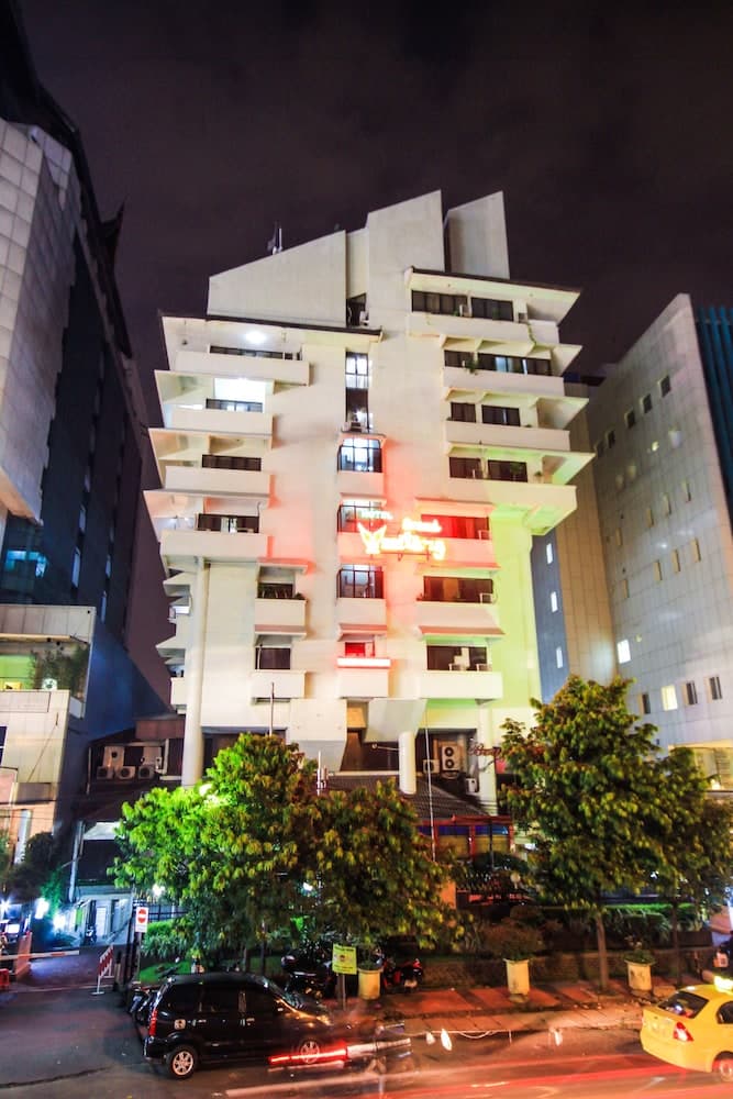 Grand Menteng main