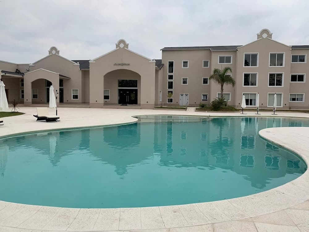 Howard Johnson By Wyndham La Plata main