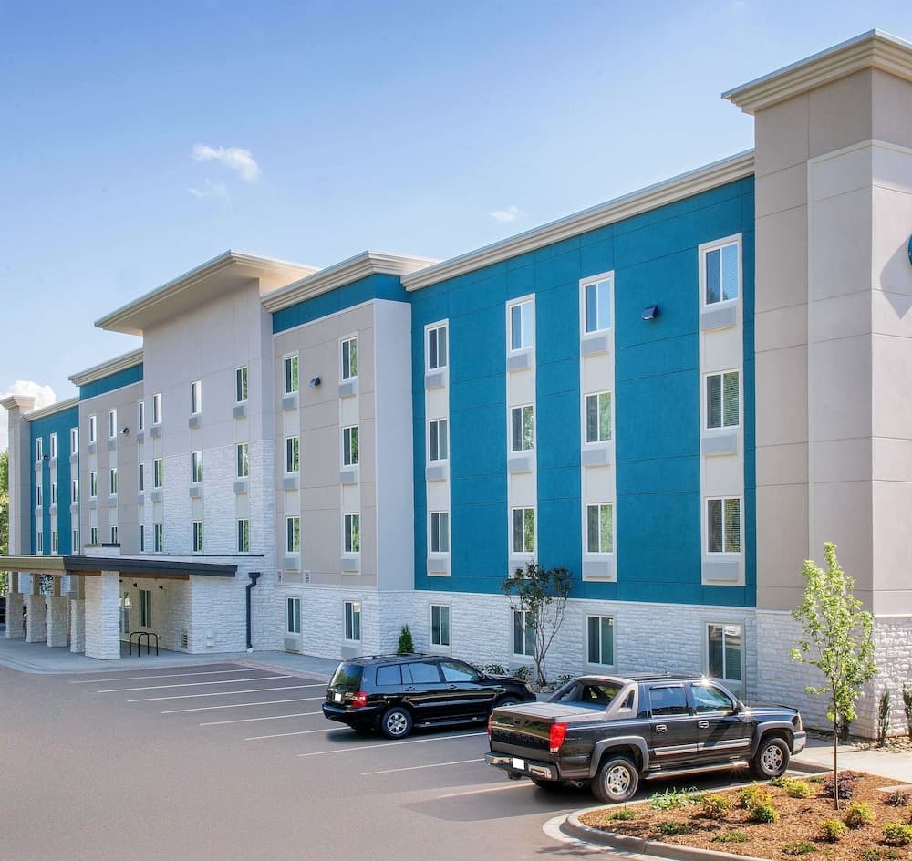 Woodspring Suites Denver Centennial main