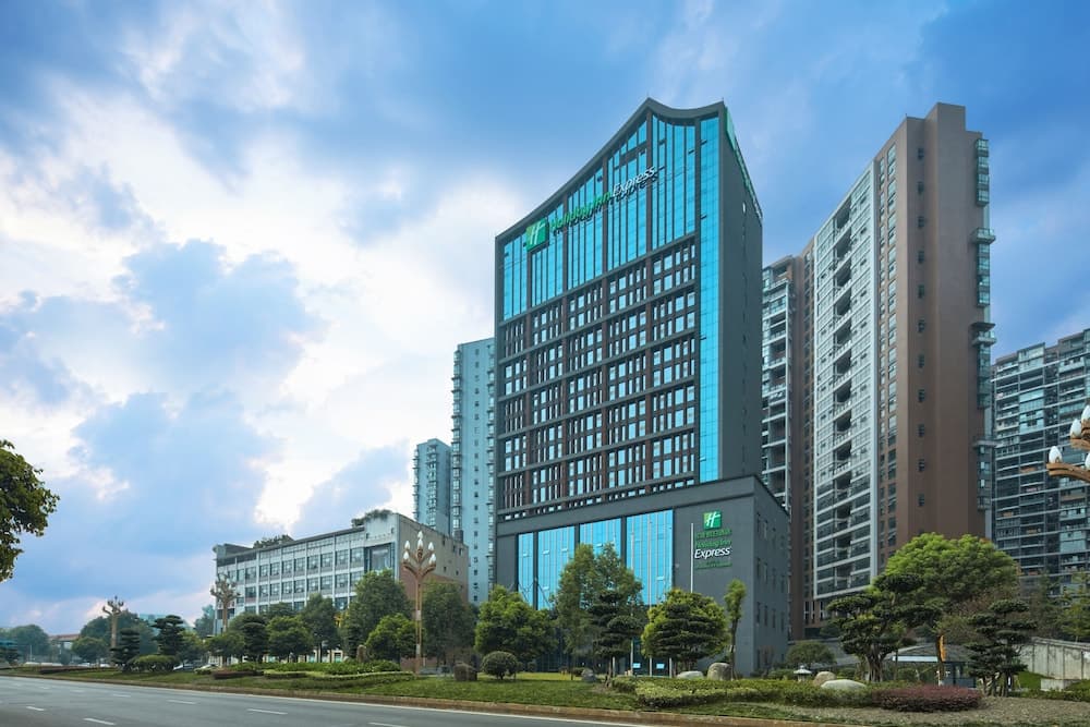 Holiday Inn Express Leshan City Square main