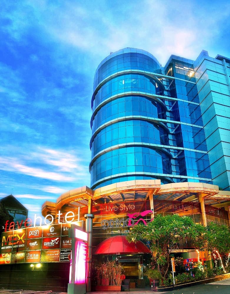 favehotel MEX Surabaya main