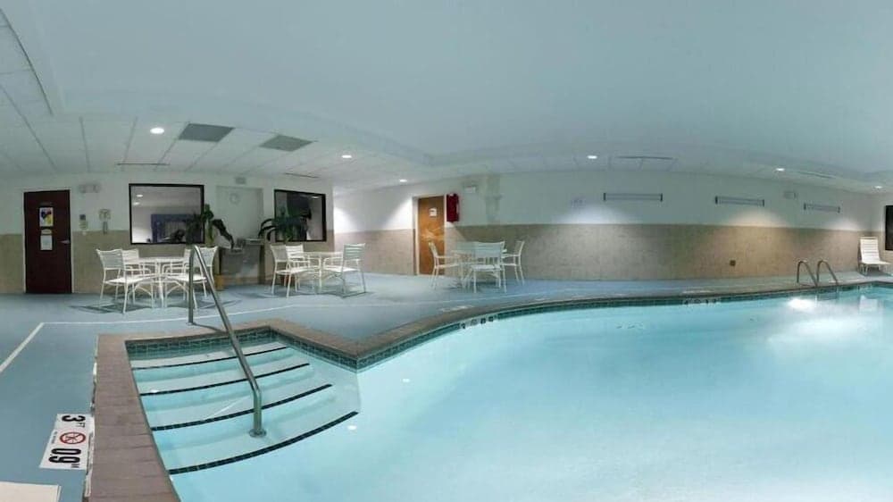 Holiday Inn Express And Suites Chesapeake main