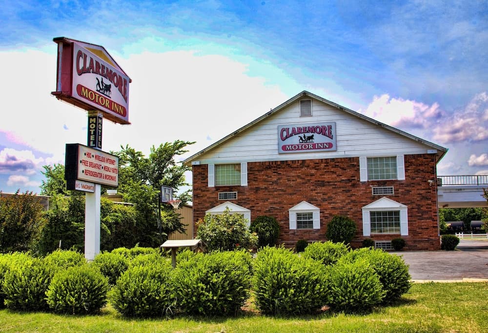 Claremore Motor Inn main