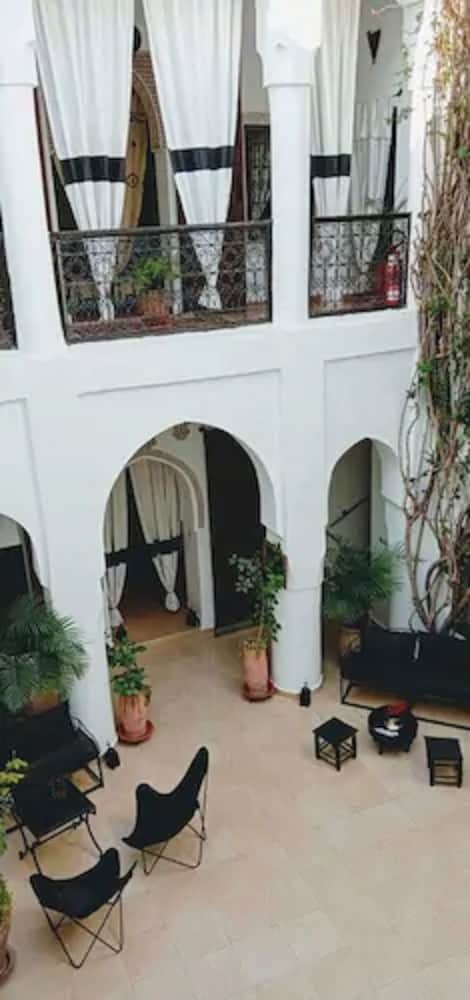 Riad Noor Charana main
