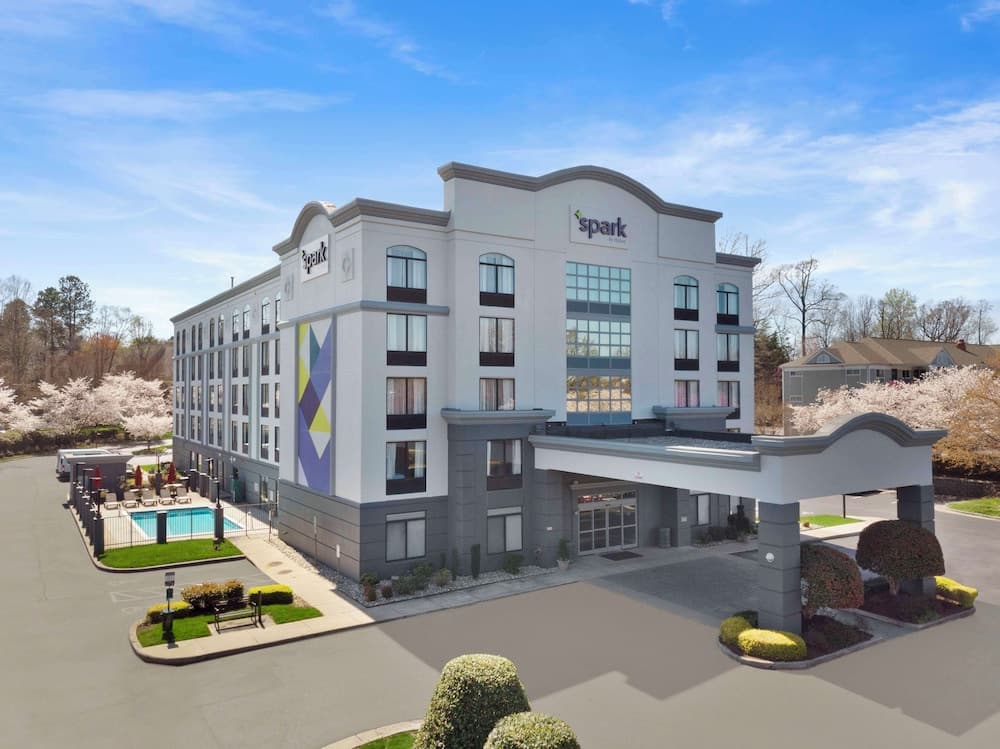Spark by Hilton Greensboro main