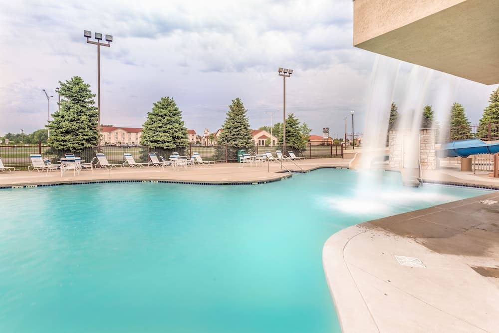 Holiday Inn Express Wisconsin Dells main