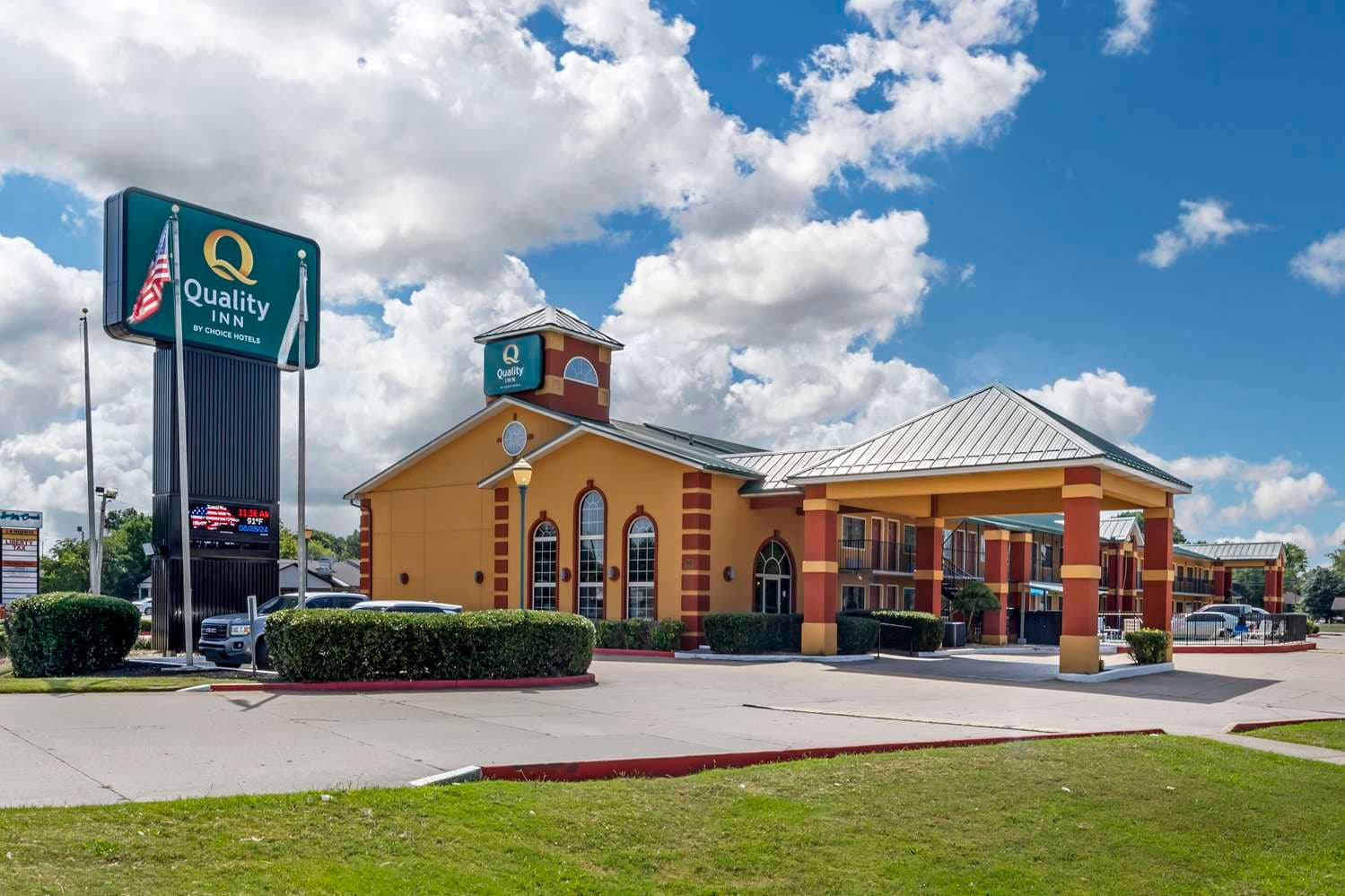 Quality Inn Siloam Springs West main