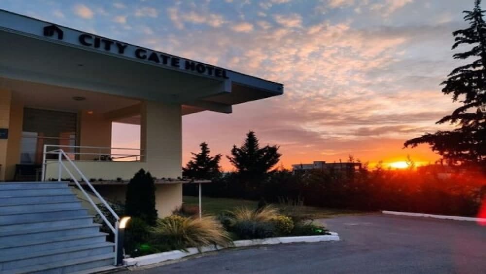 City Gate Hotel main