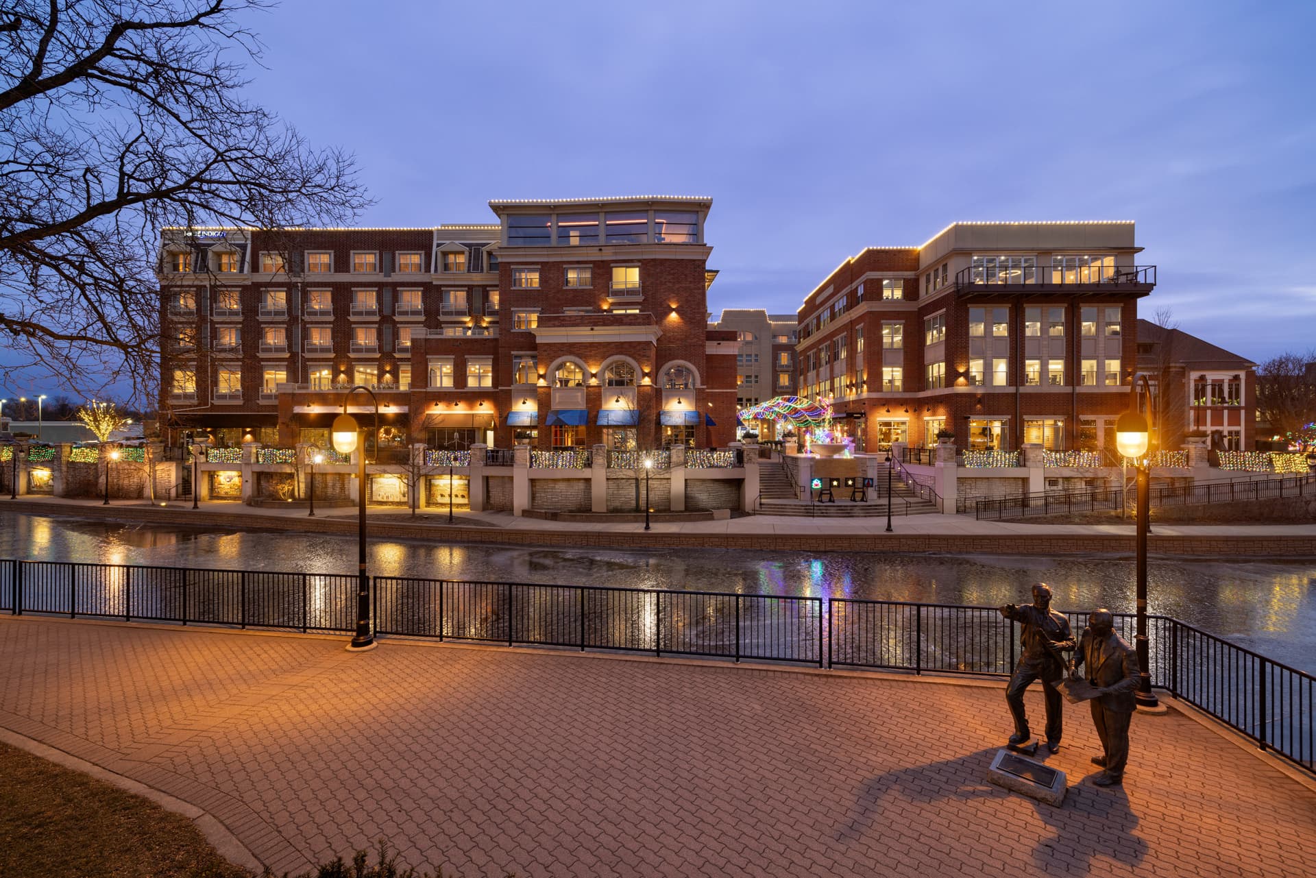 Hotel Indigo Naperville Riverwalk main