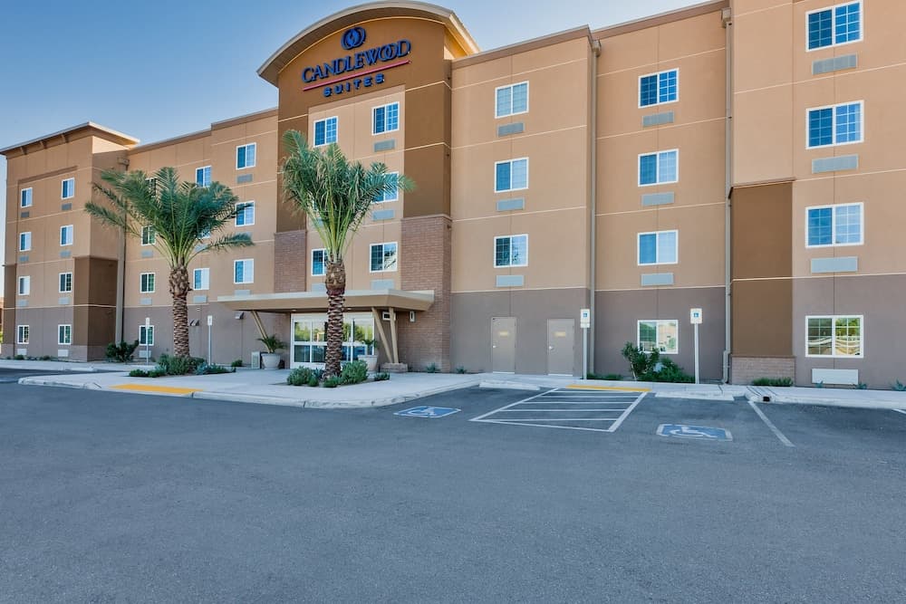 Candlewood Suites Tucson main