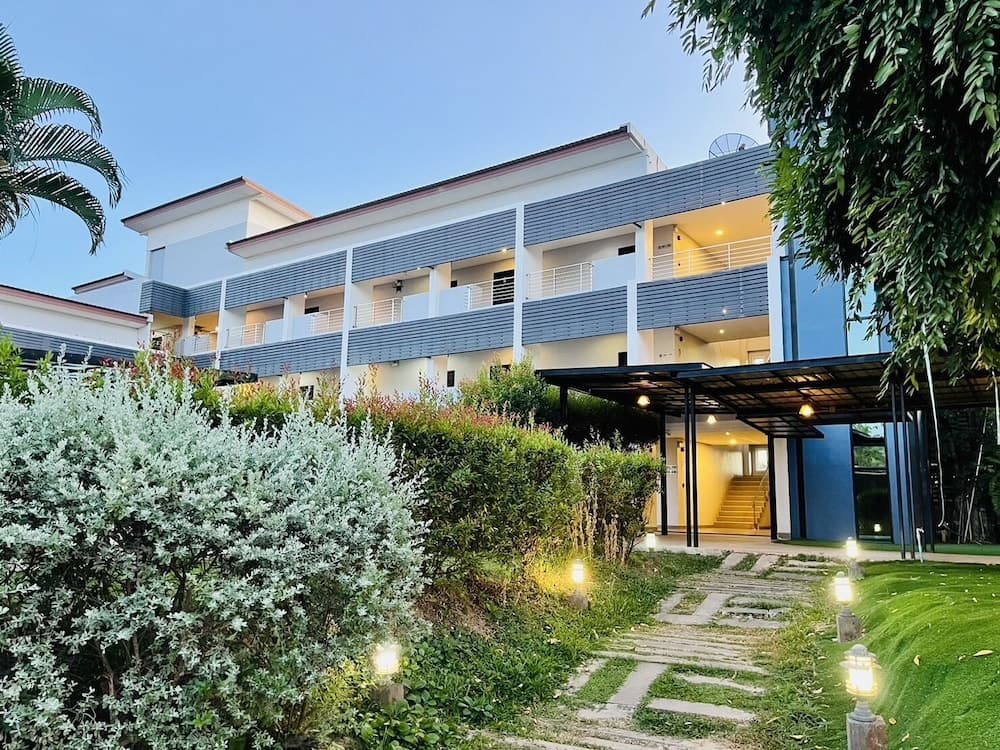 Bualinn Resort main
