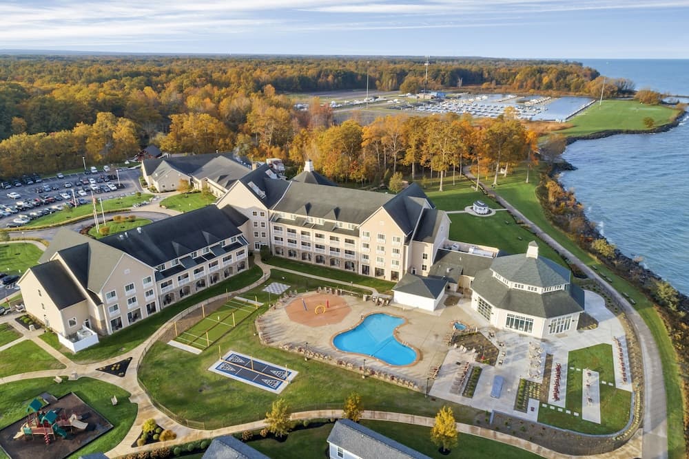 The Lodge At Geneva On The Lake main