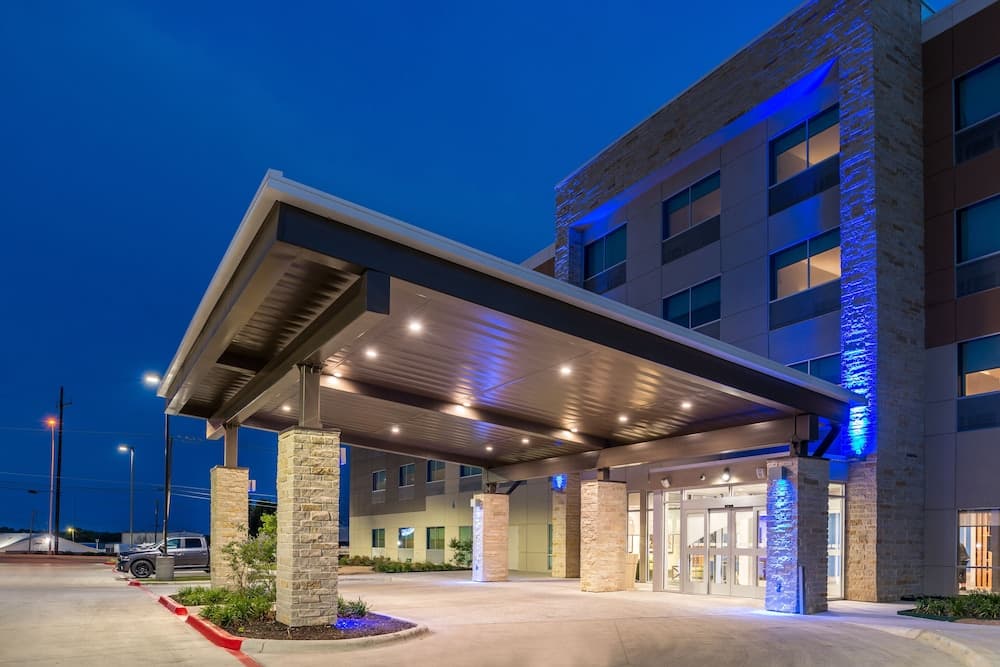 Holiday Inn Express Early main