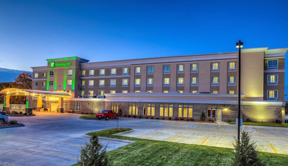 Holiday Inn Richmond main
