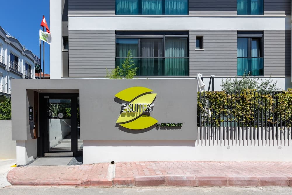 Z-Suites main