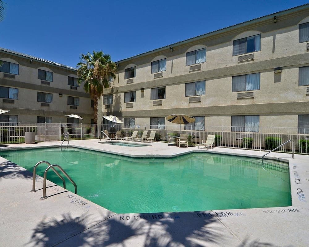 Quality Inn & Suites main