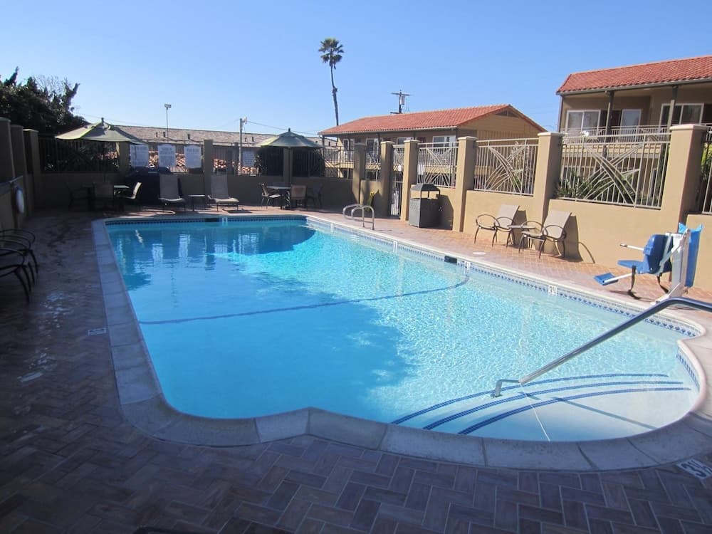 Pacific Shores Inn main