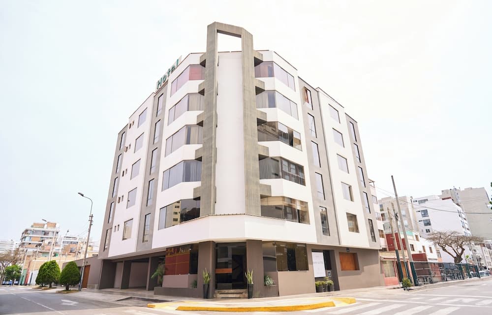 Park Suites main