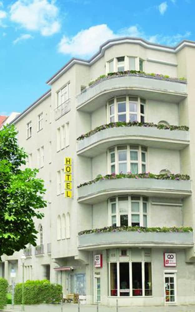 Hotel Bellevue main