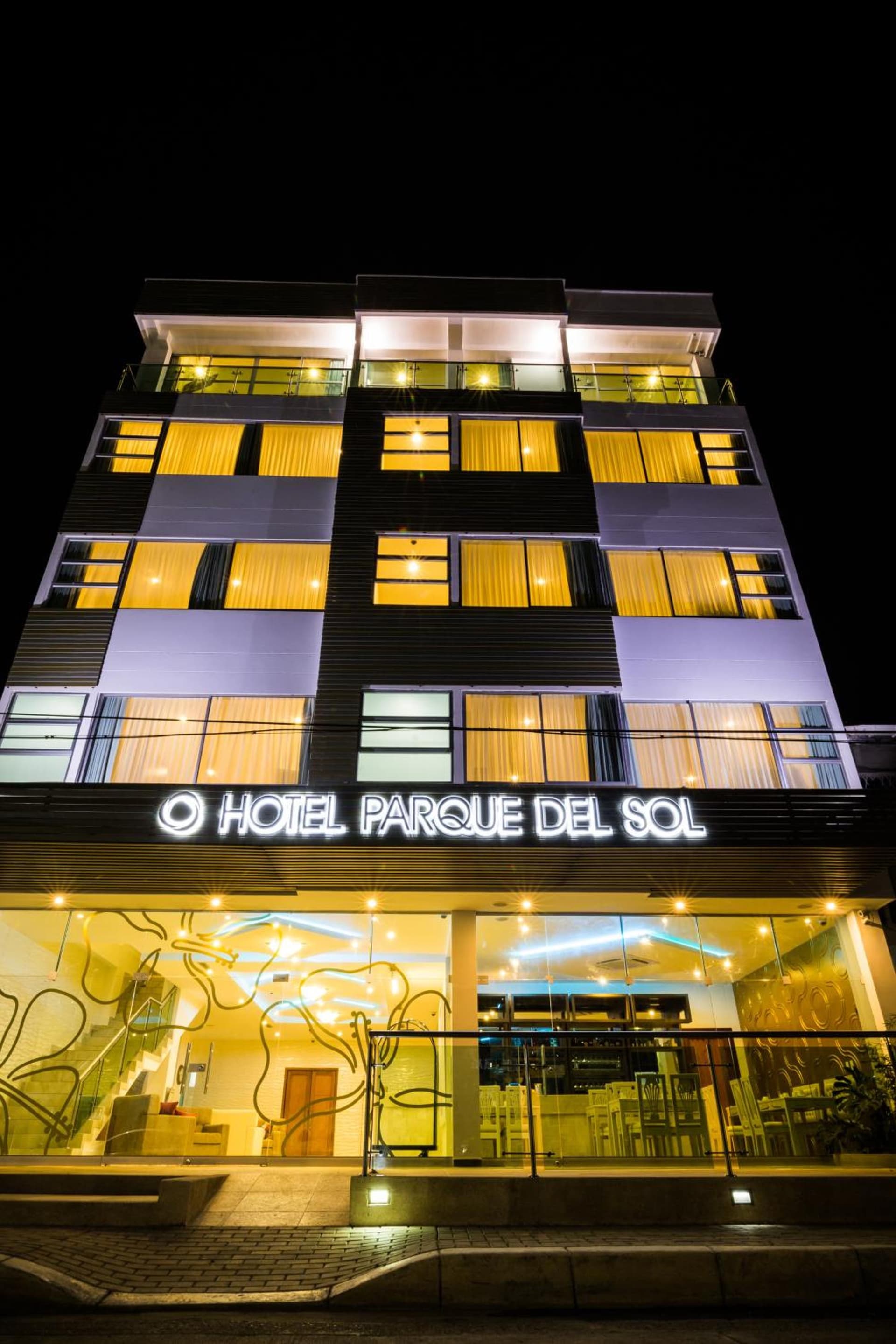 Hotel Parque Del Sol main
