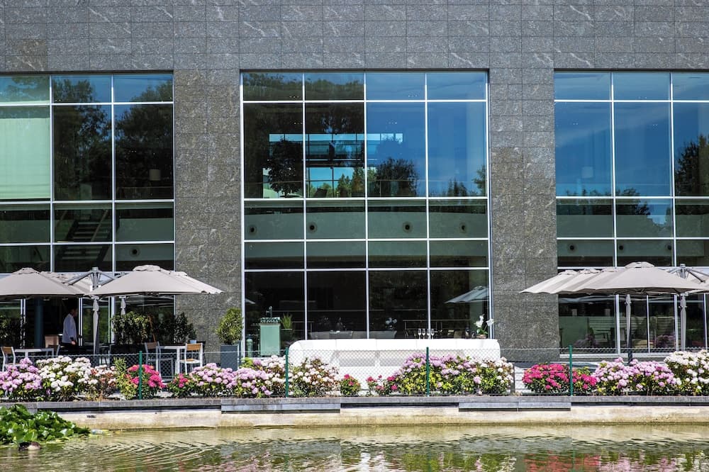 Crowne Plaza Brussels Airport main