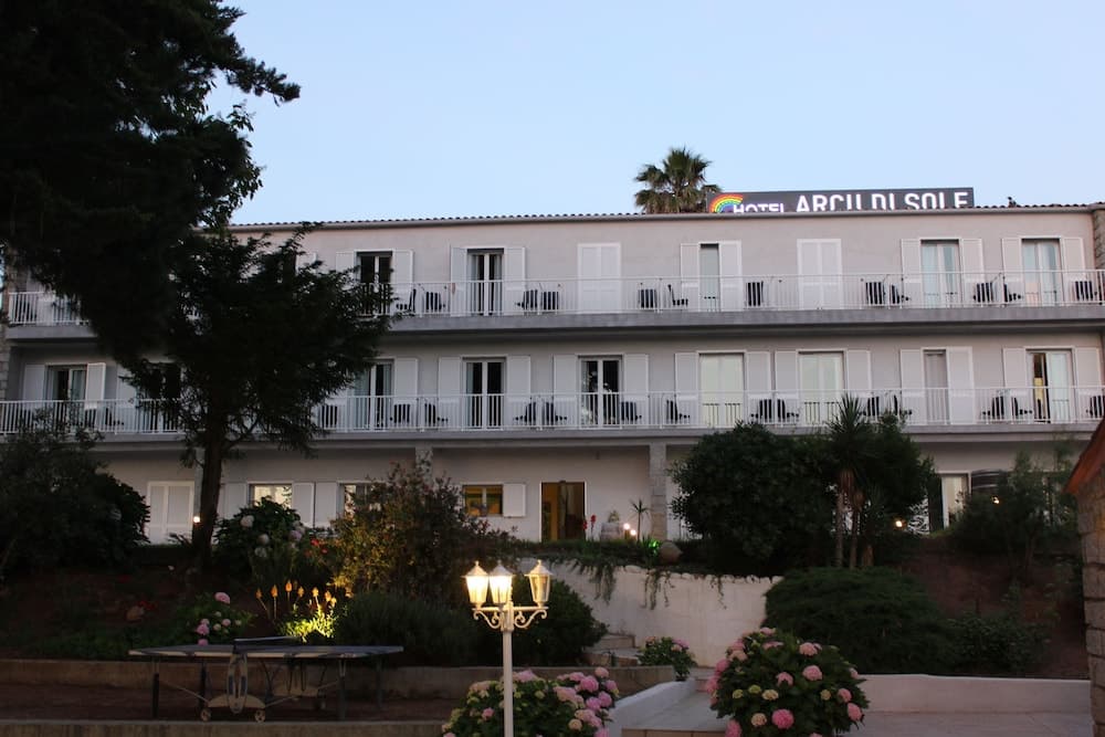 Hotel Arcu Di Sole main