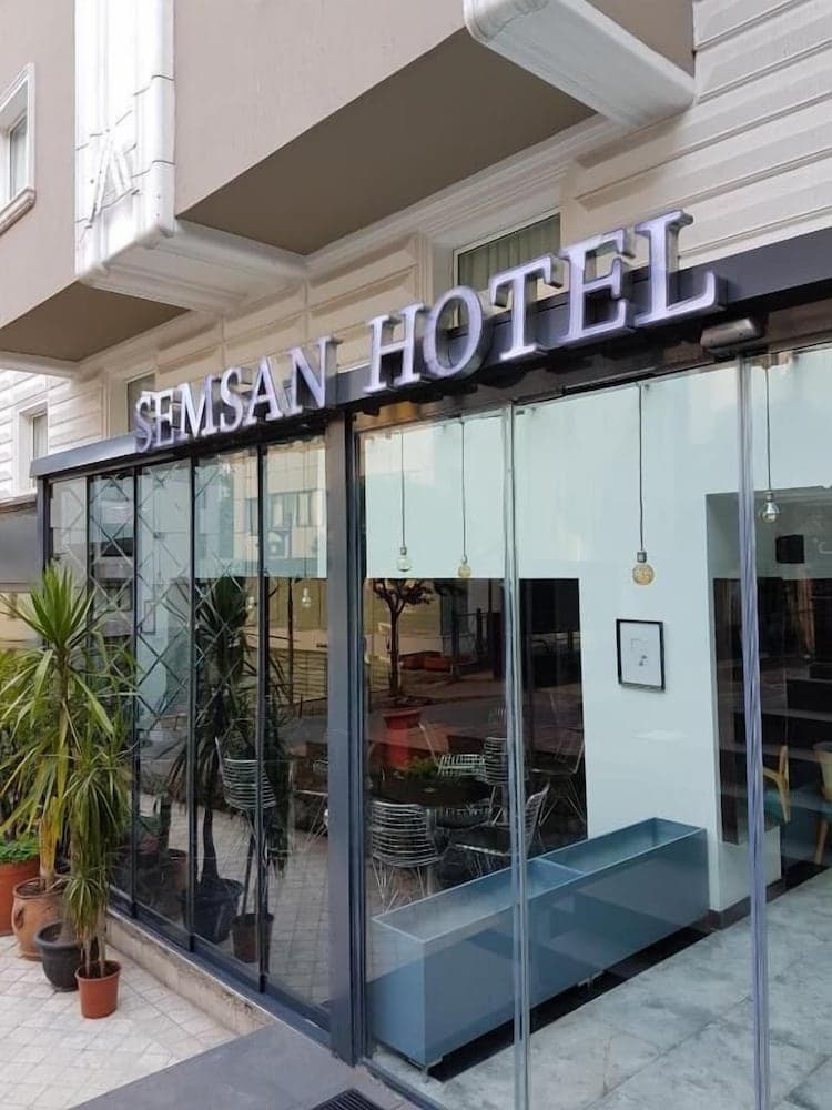 Semsan Hotel main