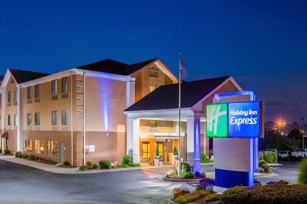 Holiday Inn Express Winston-Salem main