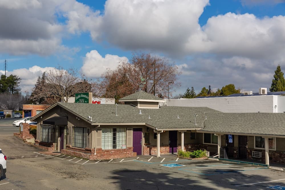 Diablo Mountain Inn main
