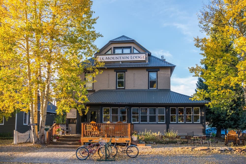 Elk Mountain Lodge main