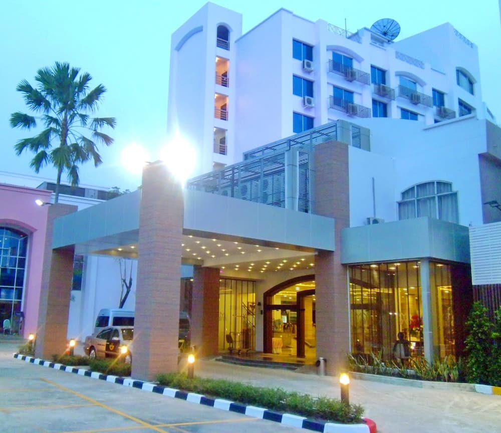 Mayflower Grande Hotel Phitsanulok main
