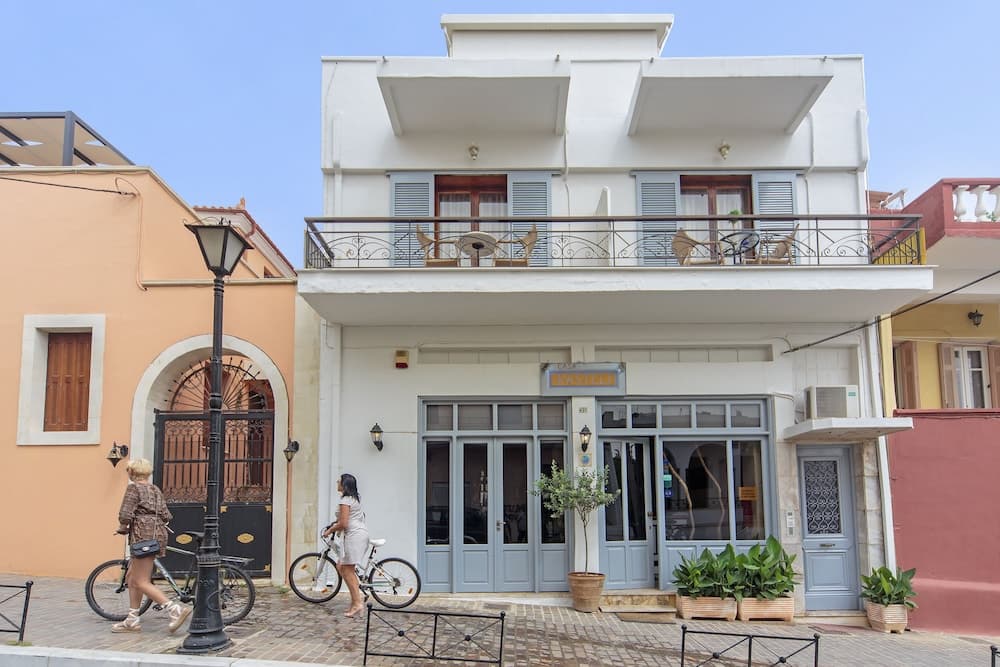 Casa Kasteli main