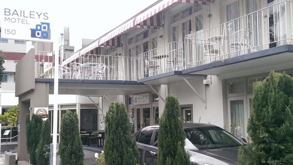 Baileys Motel main