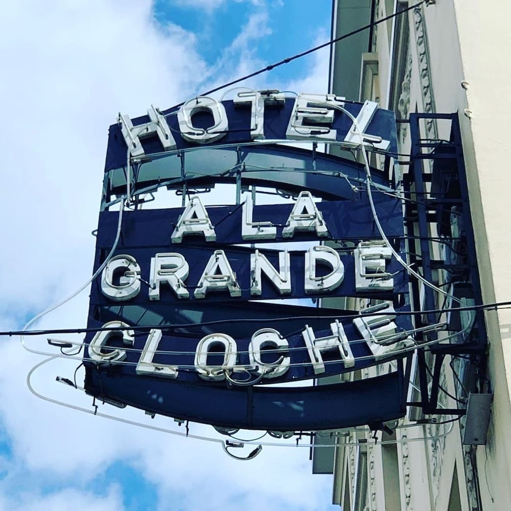 A La Grande Cloche