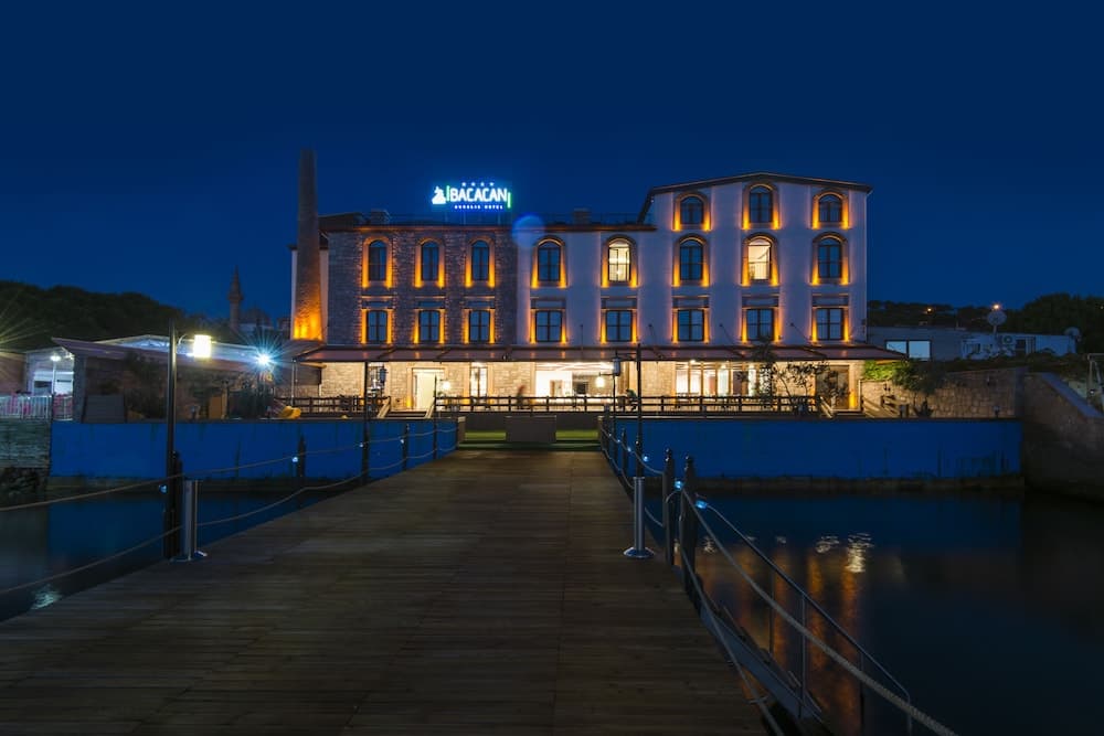 Bacacan Hotel main