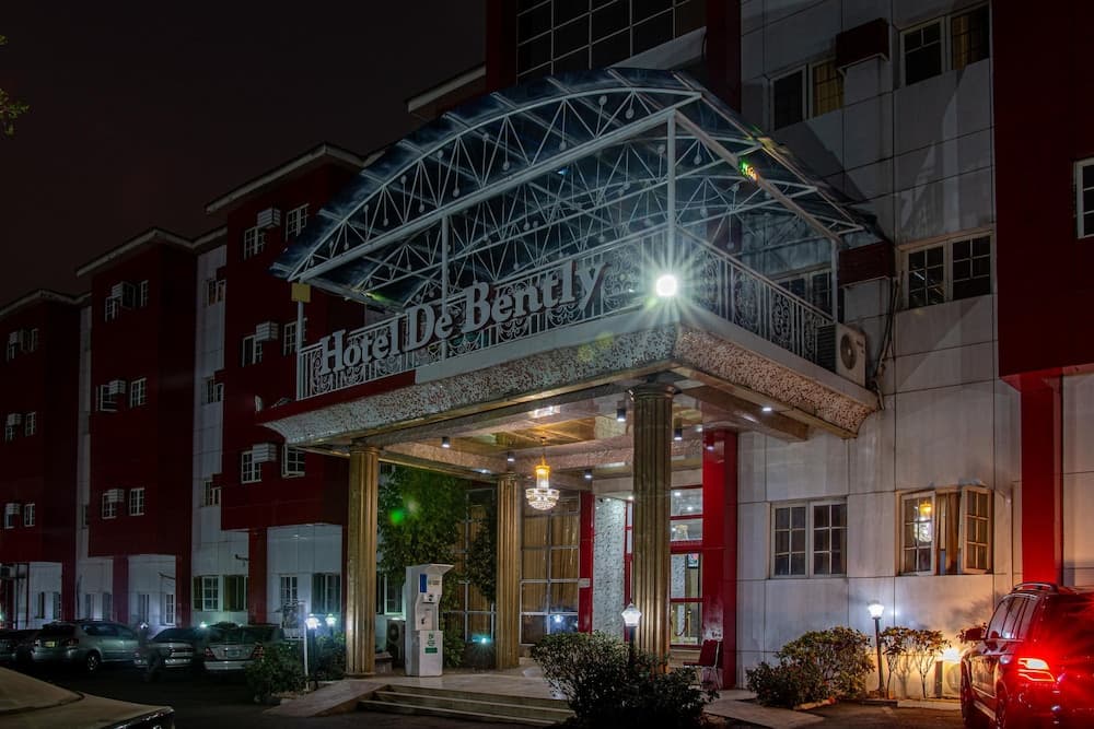 Hotel De Bently main