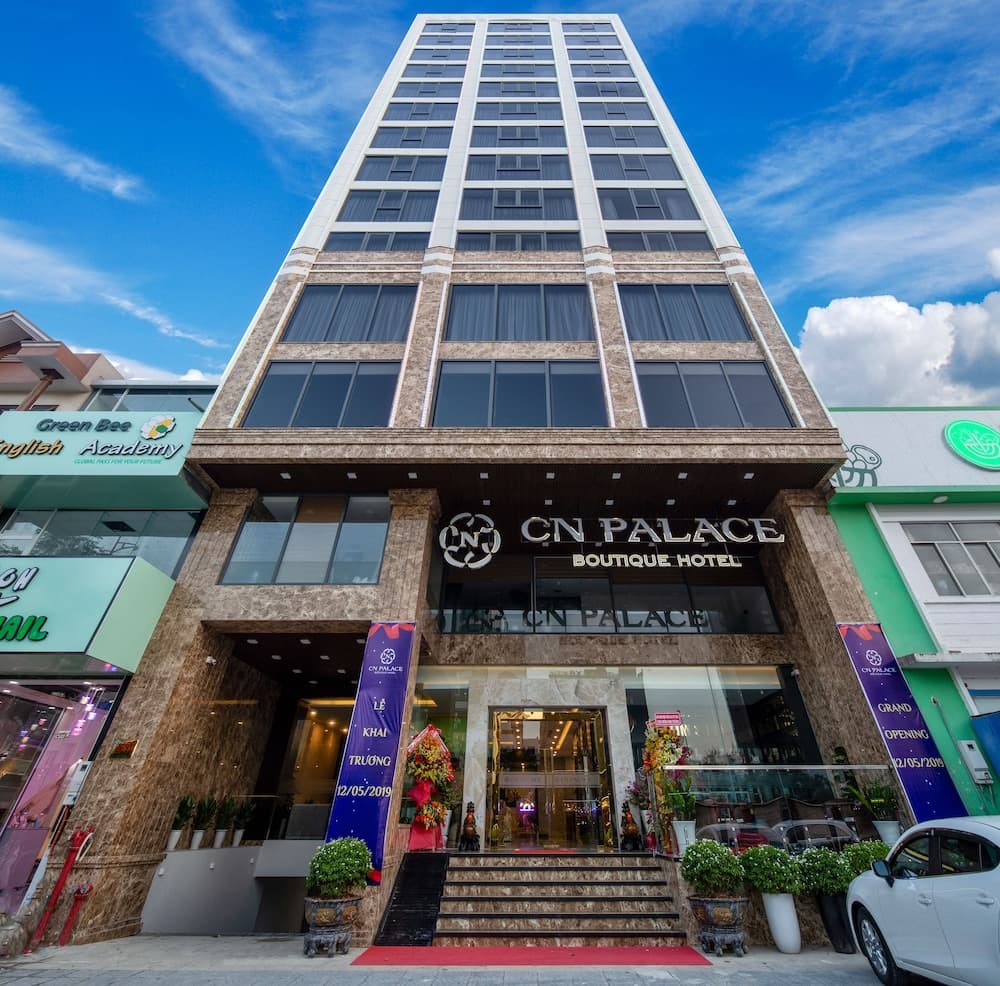 Cn Palace Hotel main