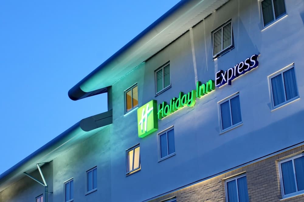 Holiday Inn Express Southampton M27 Jct7 main