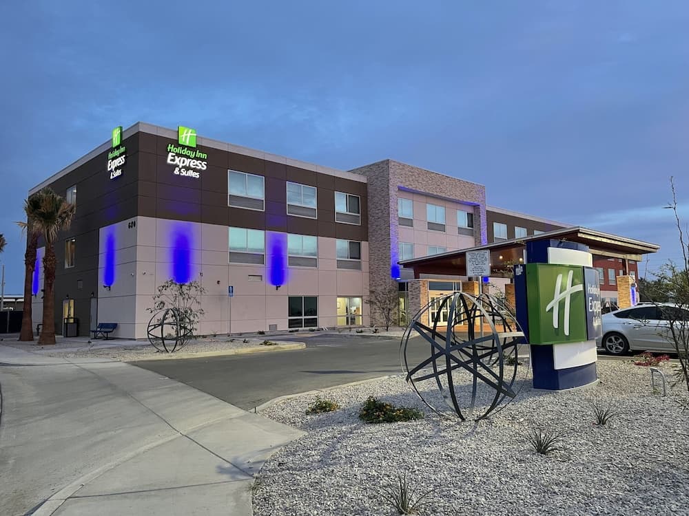 Holiday Inn Express & Suites Blythe main