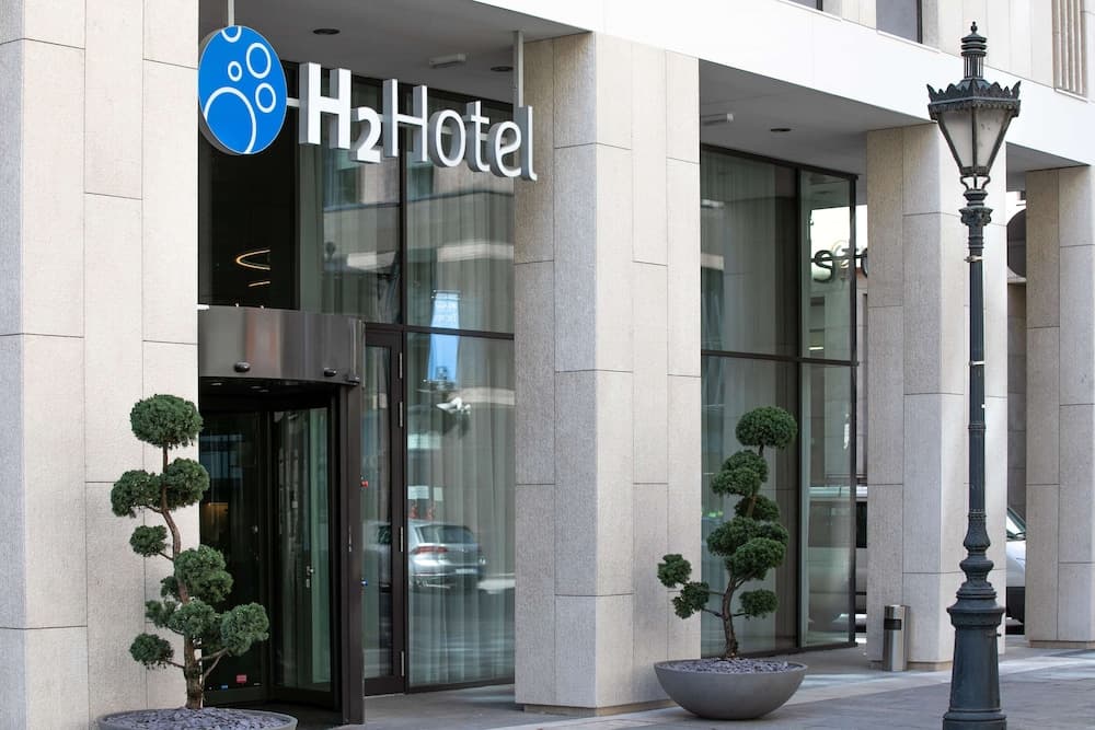 H2 Hotel Budapest main