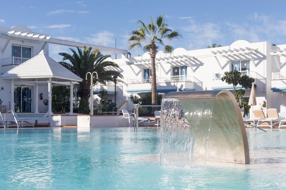 Hotel Arena Beach main